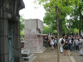 Oscar Wilde's gravestone