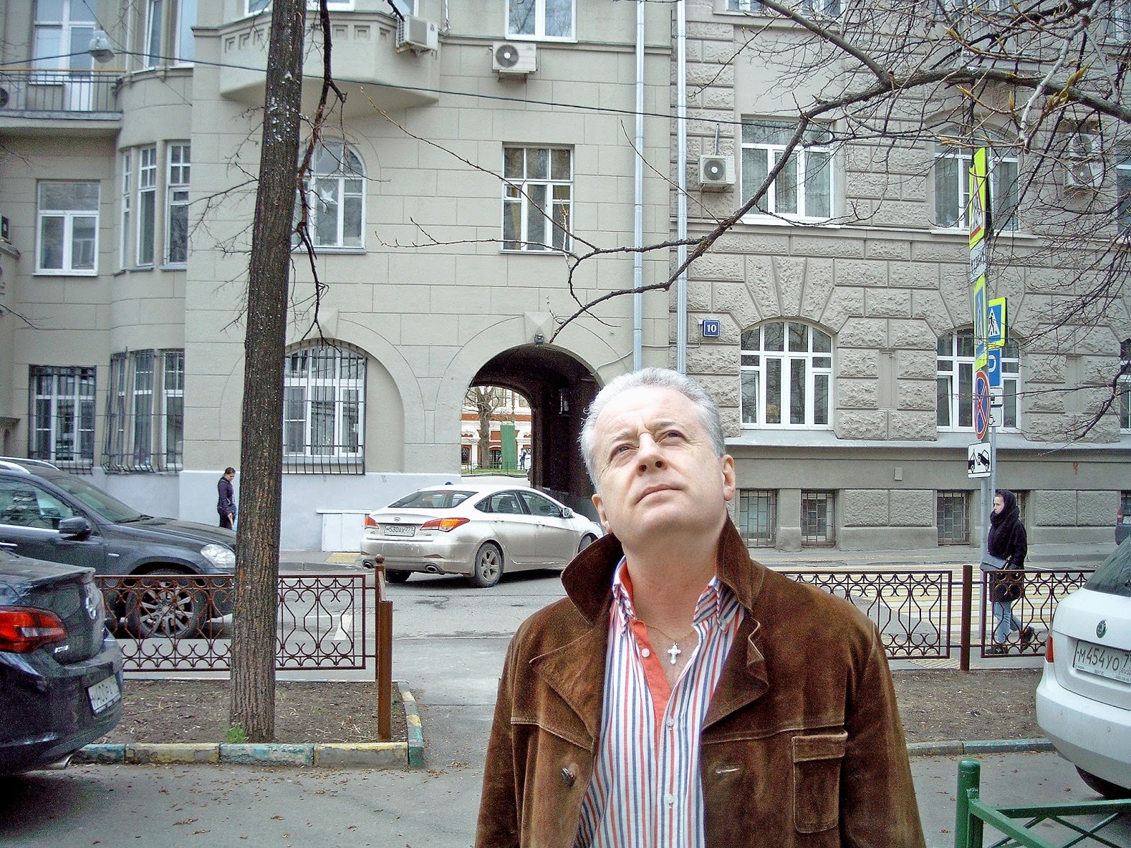 Александр блок в университете. Скульптор ходов. Здесь поэт. Здесь поэт. А.