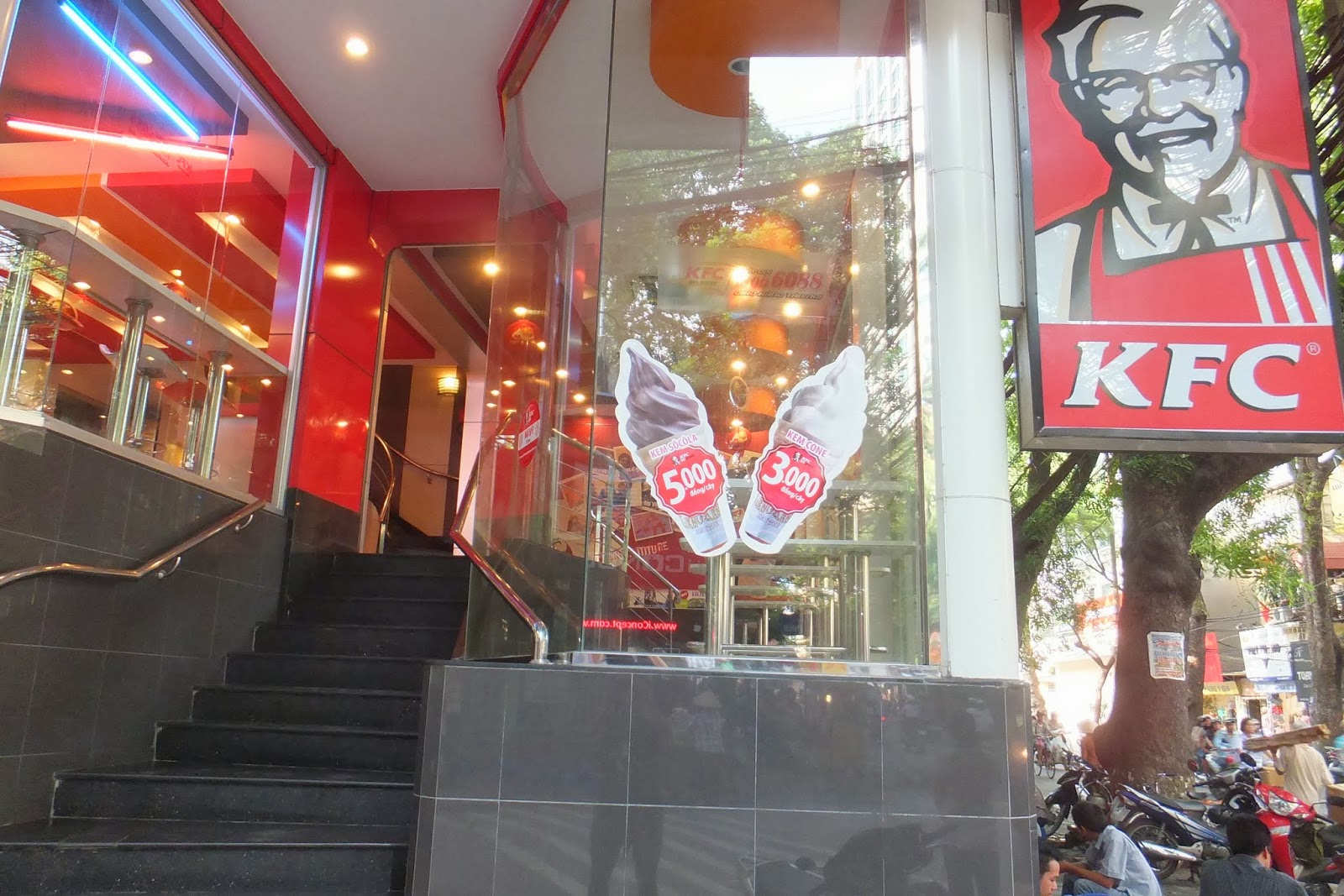 kentucky-fried-chicken-vietnam ベトナムのKFC