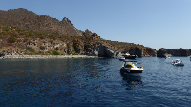Panarea es un como un pequeño archipiélago dentro del archipiélago de las Islas Eolias