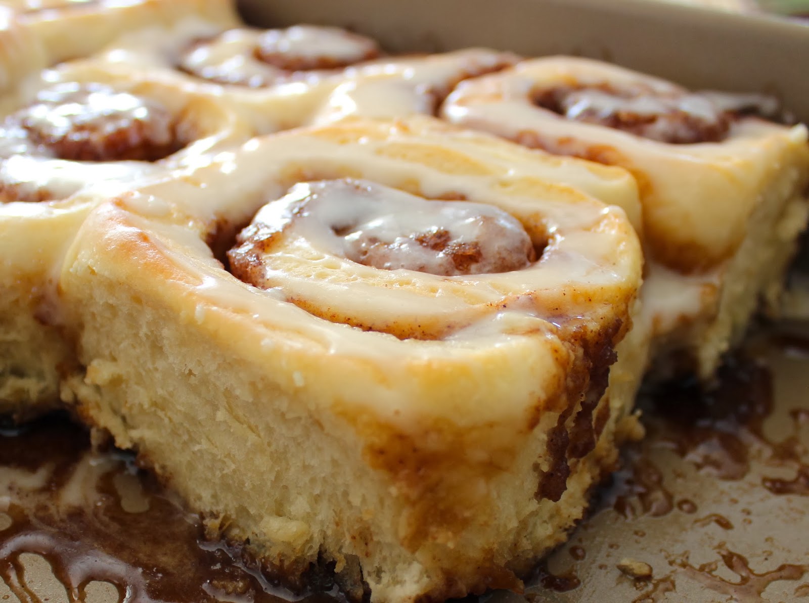 Oh Happy Day! {Make Ahead} Buttermilk Cinnamon Rolls