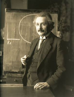 Albert Einstein foi refugiado de guerra. Muitos refugiados ajudaram o país que lhe deu refúgio a crescer