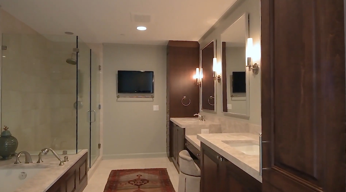 Tour 4242 Broadway, San Antonio vs. 27 Interior Design Photos