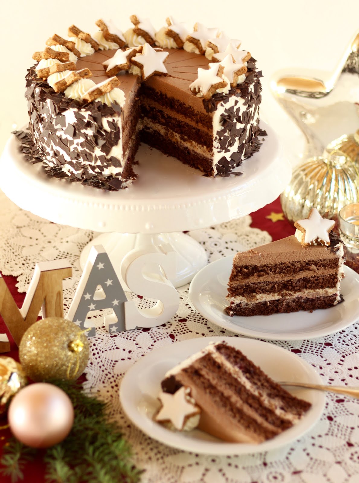 Festliche Schoko-Zimtstern-Torte Festliche Schoko-Zimtstern-Torte