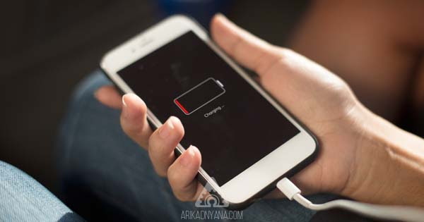 6 Tips Charger Baterai Smartphone Agar Cepat Terisi Penuh