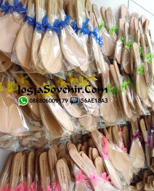 Souvenir Centong Kayu Putih Uk Standard Souvenir Centong Kayu Putih Uk Standard