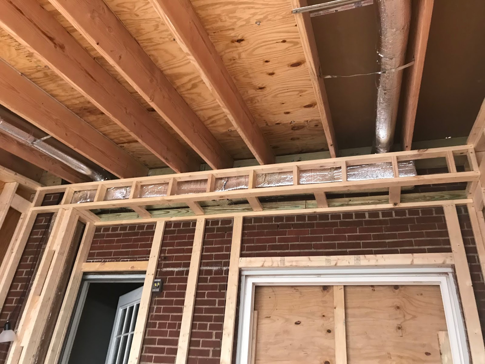 Creative Supply Duct In Exterior Wall for Large Space
