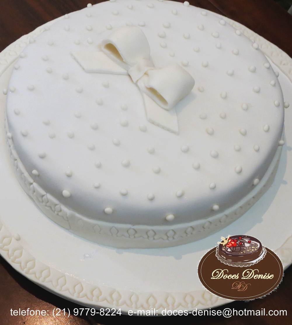 Doces Denise: Bolo branco com laço