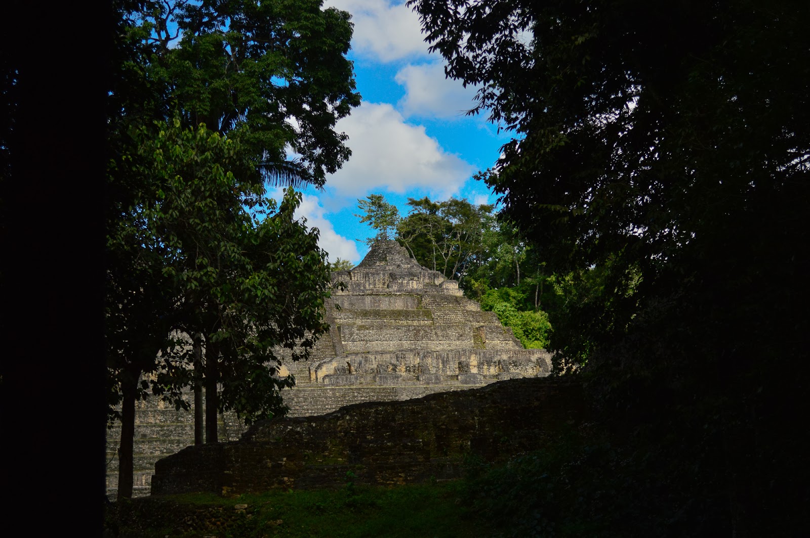 caracol belize temples