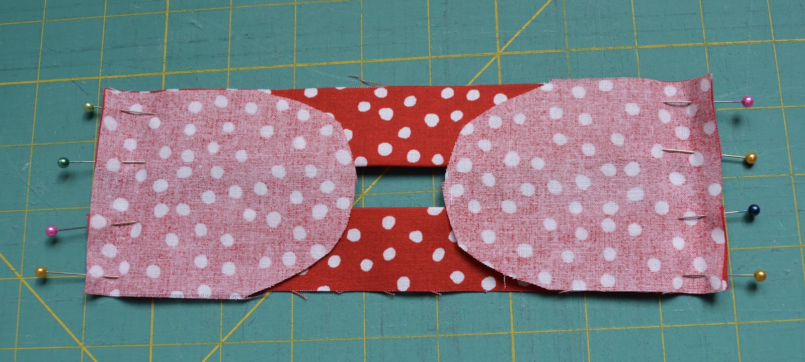 Roonie Ranching Piped Zipper Pouch Sewing Tutorial