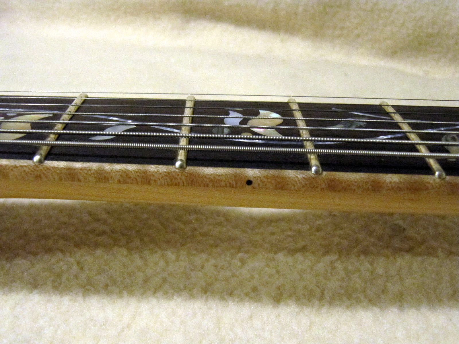 ザギターオタク The Guitar Otaku Rounded ball end frets?