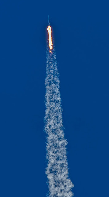 Falcon 9 passing through Max Q