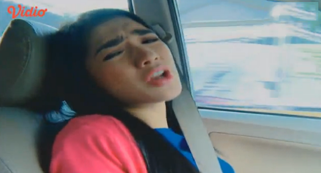 Lagi – Lagi, Netizen Di Hebohkan Pict Dari Sinetron Salah Satu TV Swasta Indonesia. Lagi – Lagi, Netizen Di Hebohkan Pict Dari Sinetron Salah Satu TV Swasta Indonesia.