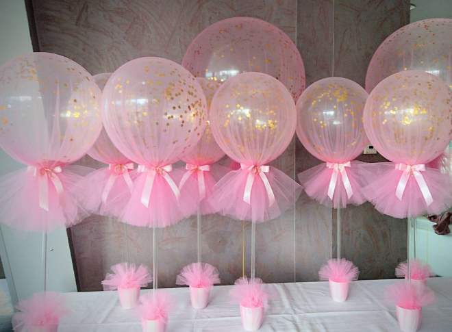 de los centros de mesa de globos más utilizados es colocar el tul con de los centros de mesa de globos más utilizados es colocar el tul con