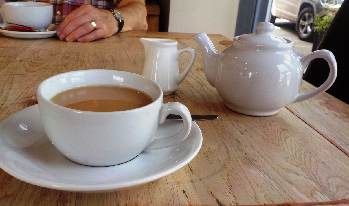 Meggys Way Tea pots, crafting and many photos...its just got to be