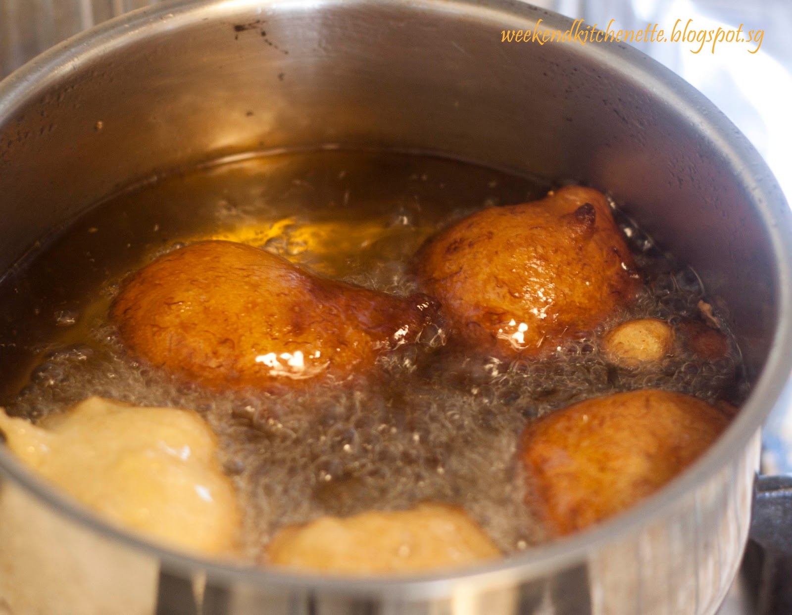 Weekend Asian Fried Mashed Bananas Fritters (Goreng Klodok)