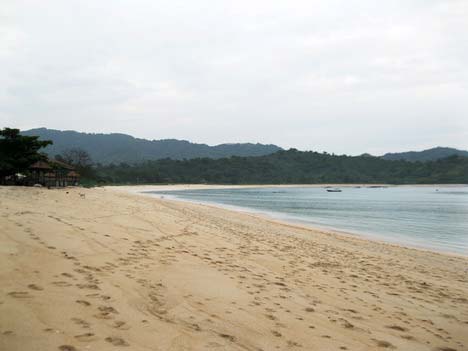 pantai maluk sumbawa barat
