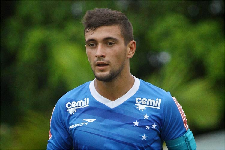 Sem posição: Deivid escala De Arrascaeta livre no meio-campo