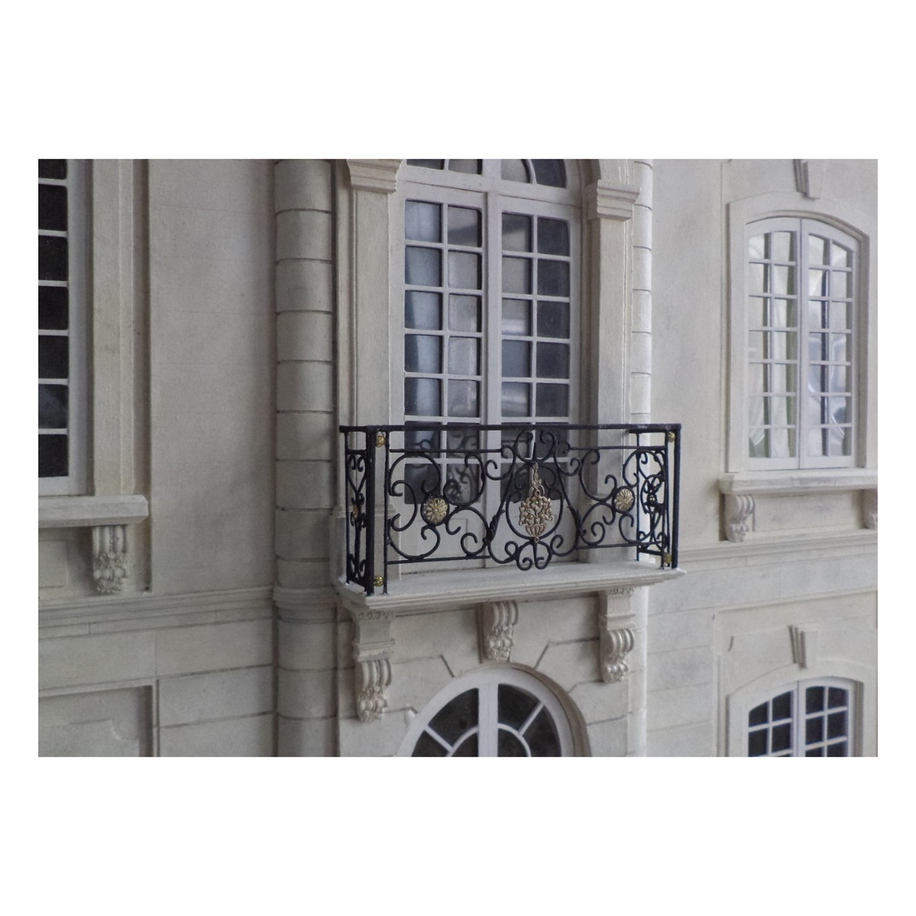 Maisons de poupée 1/12 nouveau balcon et cheminées de toit