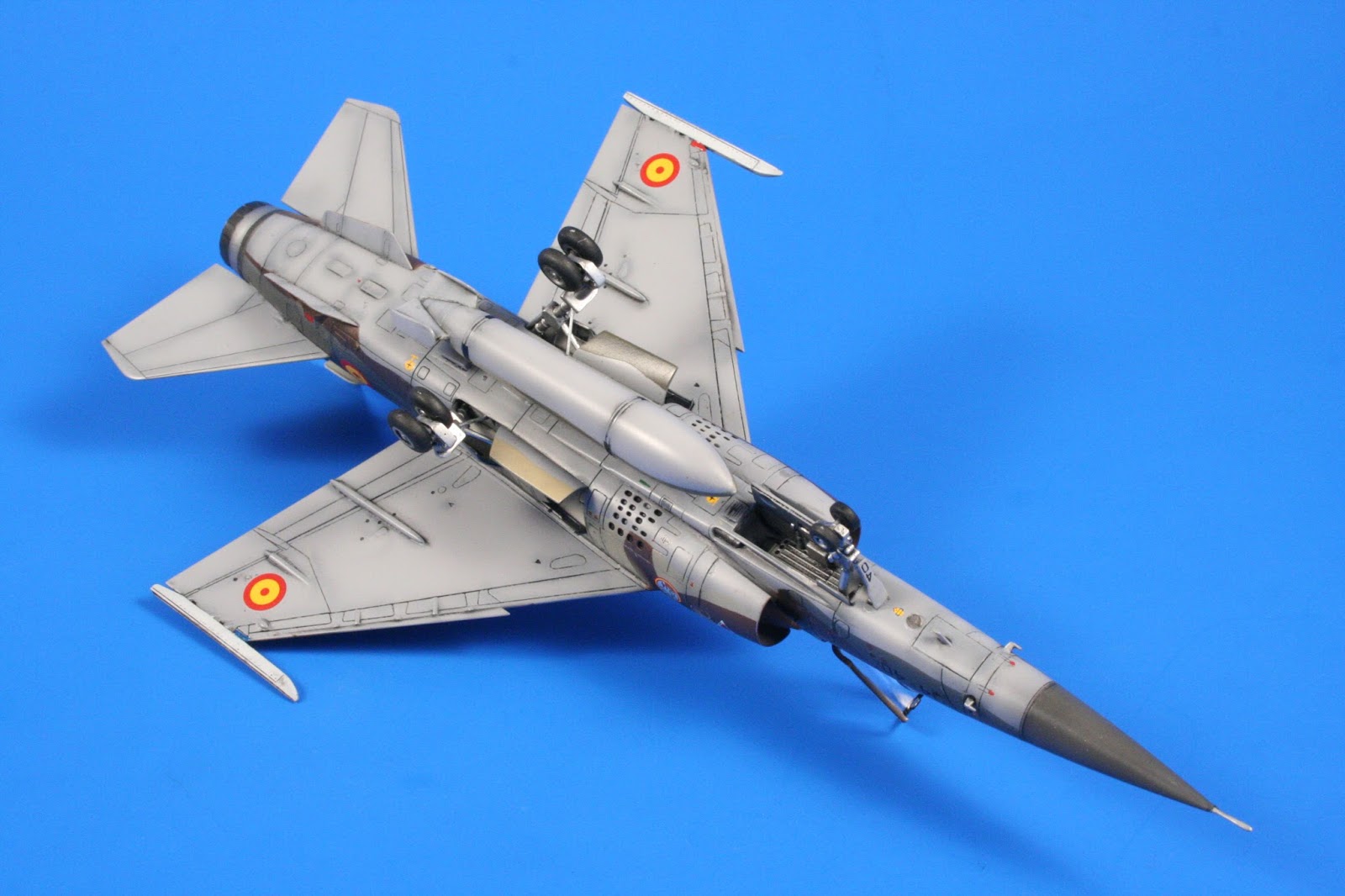 1c. Mirage f. Dassault mirage f. Kitty hawk kh50009. Mirage f1 minihobbymodels.