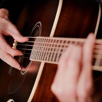 Cara Belajar Bermain Gitar Untuk Pemula