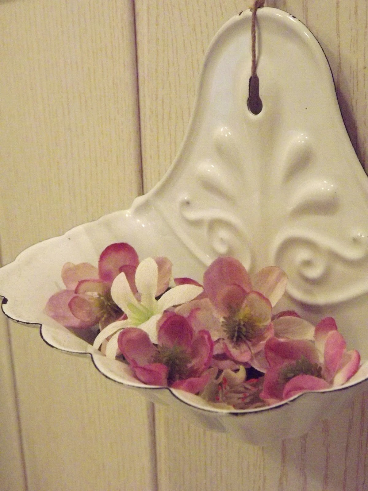 Un vergel en la ciudad: Letras en el cuarto de baño...