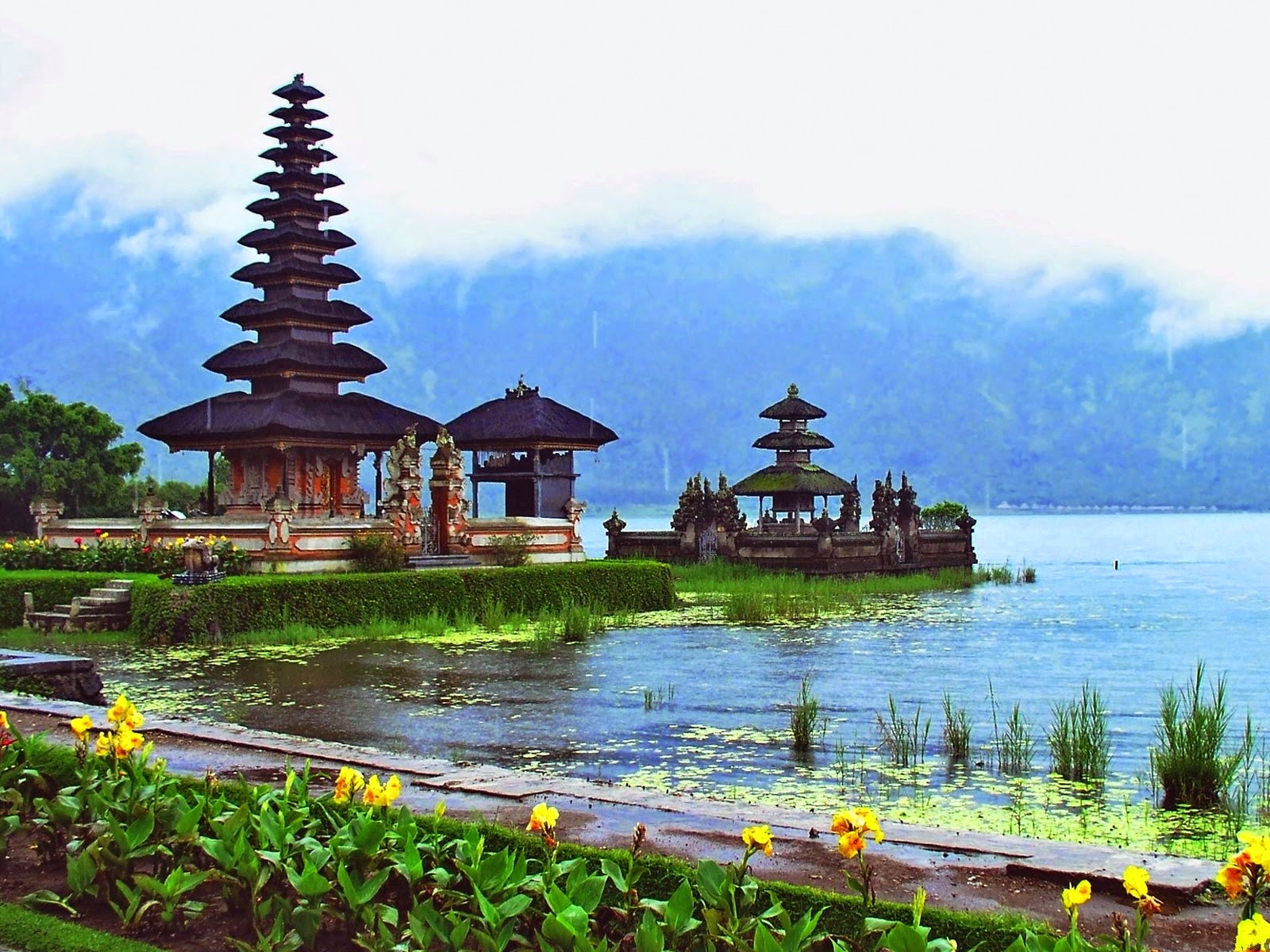 Bali dan Keindahan Ikatnya