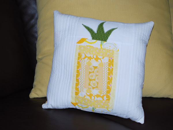 Log Cabin Quilted Pineapple Pillow