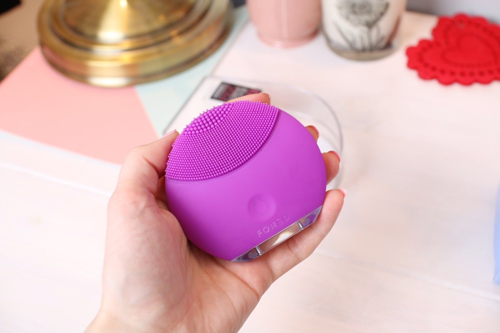 Discovering Foreo: Silicone Facial Cleansing with the Luna Mini