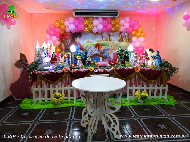 Decoração de aniversário luxo tema Aurora - A Bela Adormecida Decoração de aniversário luxo tema Aurora - A Bela Adormecida