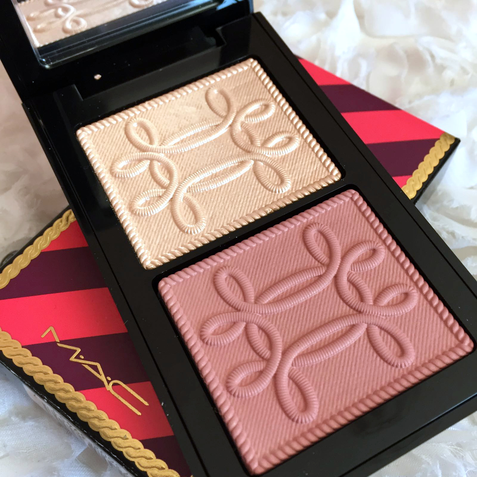 MAC Nutcracker Sweet Peach Face Compact Mammaful Zo Beauty, Life