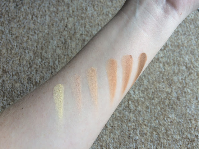 Sleek Cream Contour Kit in Light Sleek Cream Contour Kit in Light