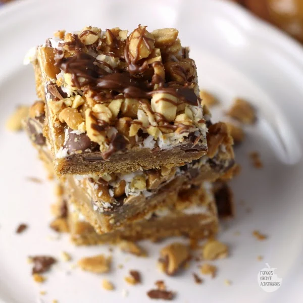 Skippy Peanut Butter Magic Cookie Bars | Renee's Kitchen Adventures  A peanut butter lover's dream! #ad #PBandG