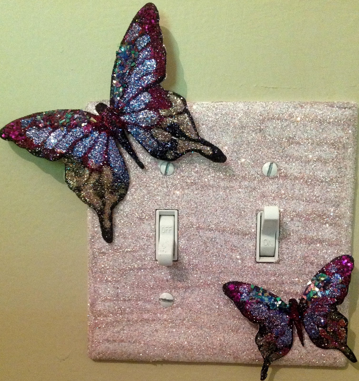 ArtGlitterBlog Glittered Butterfly Light Plate