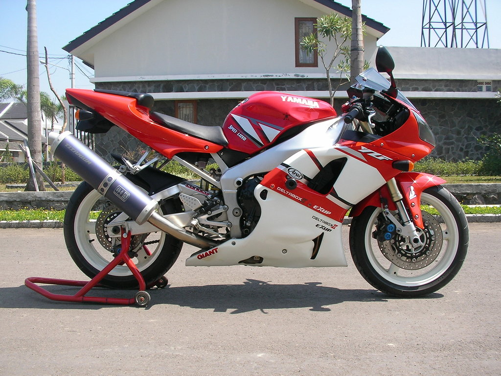 Yamaha YZF r1 2002