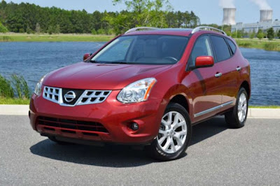 Car-Review-Nissan-Rogue-SL-2011-front-angle