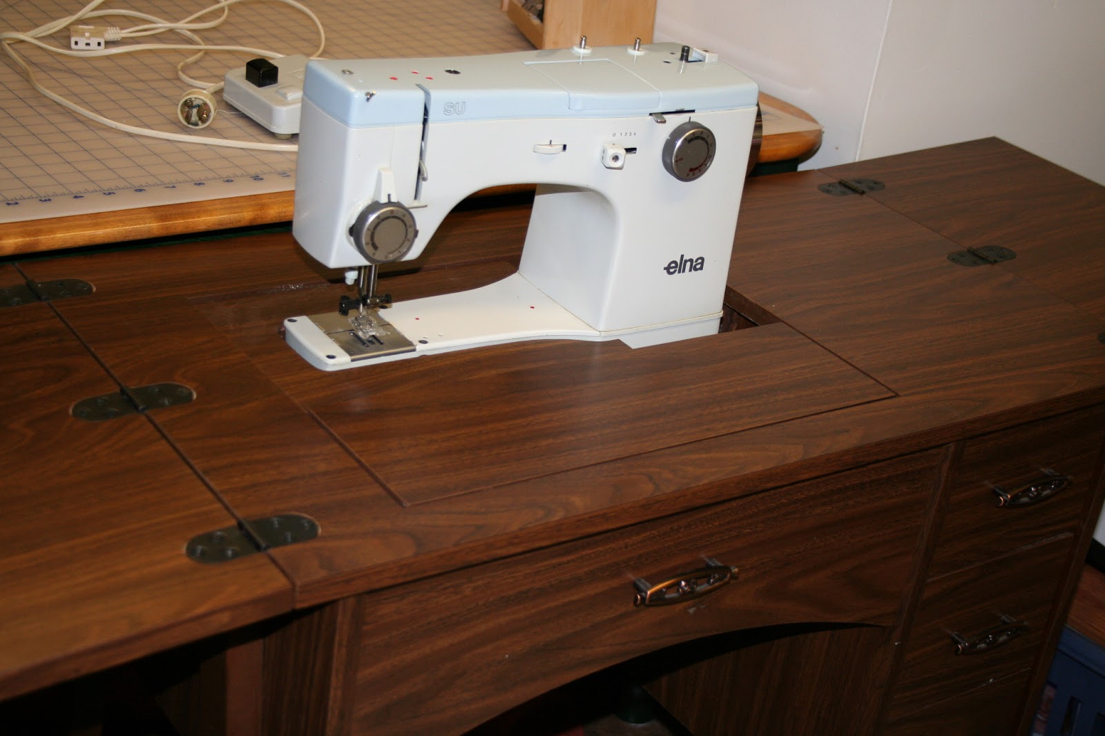 Tammy's Craft Emporium: Elna SU 62C sewing machine - meet Ella.