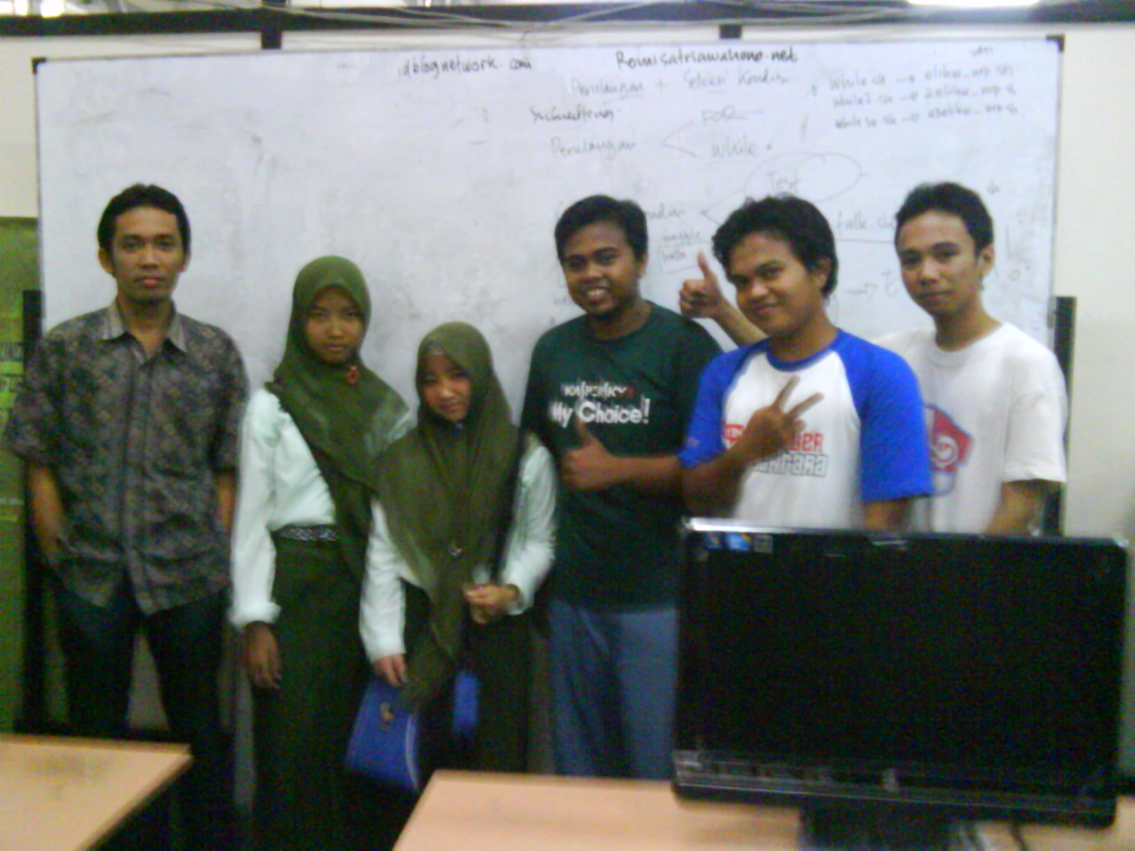 Blog Resmi LabSI: Perpisahan Labsi Dengan Siswa Magang SMK Suramadu