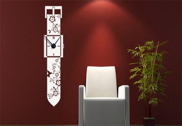 Unusual Wall Clock for Contemporary Room Design