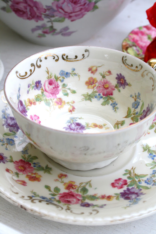 Madelief The Vintage Teacup club