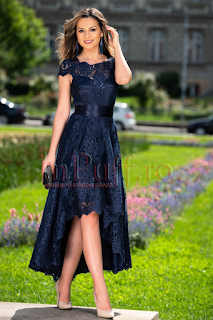 Rochie marimi mari de seara bleumarin asimetrica din tull brodat Rochie marimi mari de seara bleumarin asimetrica din tull brodat