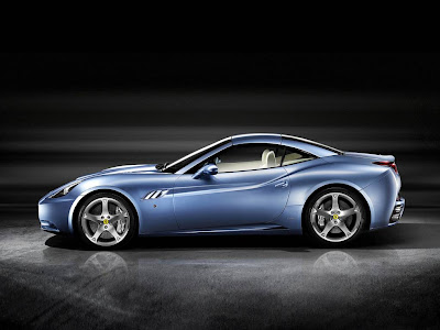 Ferrari California bleu