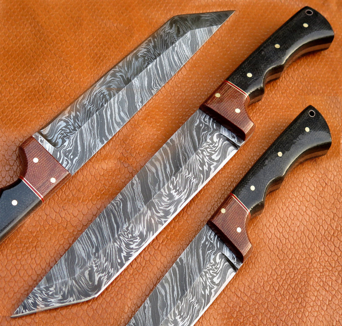 PIONYR CUSTOM KNIVES