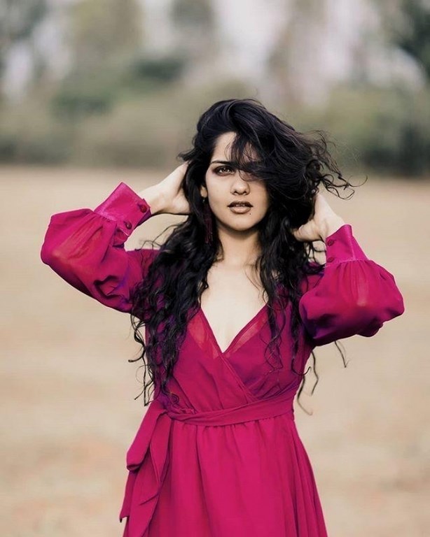 Xxxxy Hot 1 - Actress Diksha Sharma Cute Photo Shoot Stills - Actress Doodles