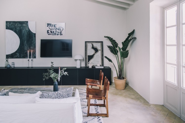 How about a Sangria at this Mallorcan Townhouse?!