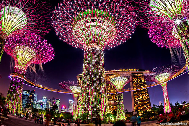 Gardens by the Bay là khu vườn nhân tao khổng lồ ở Singapore Gardens by the Bay là khu vườn nhân tao khổng lồ ở Singapore