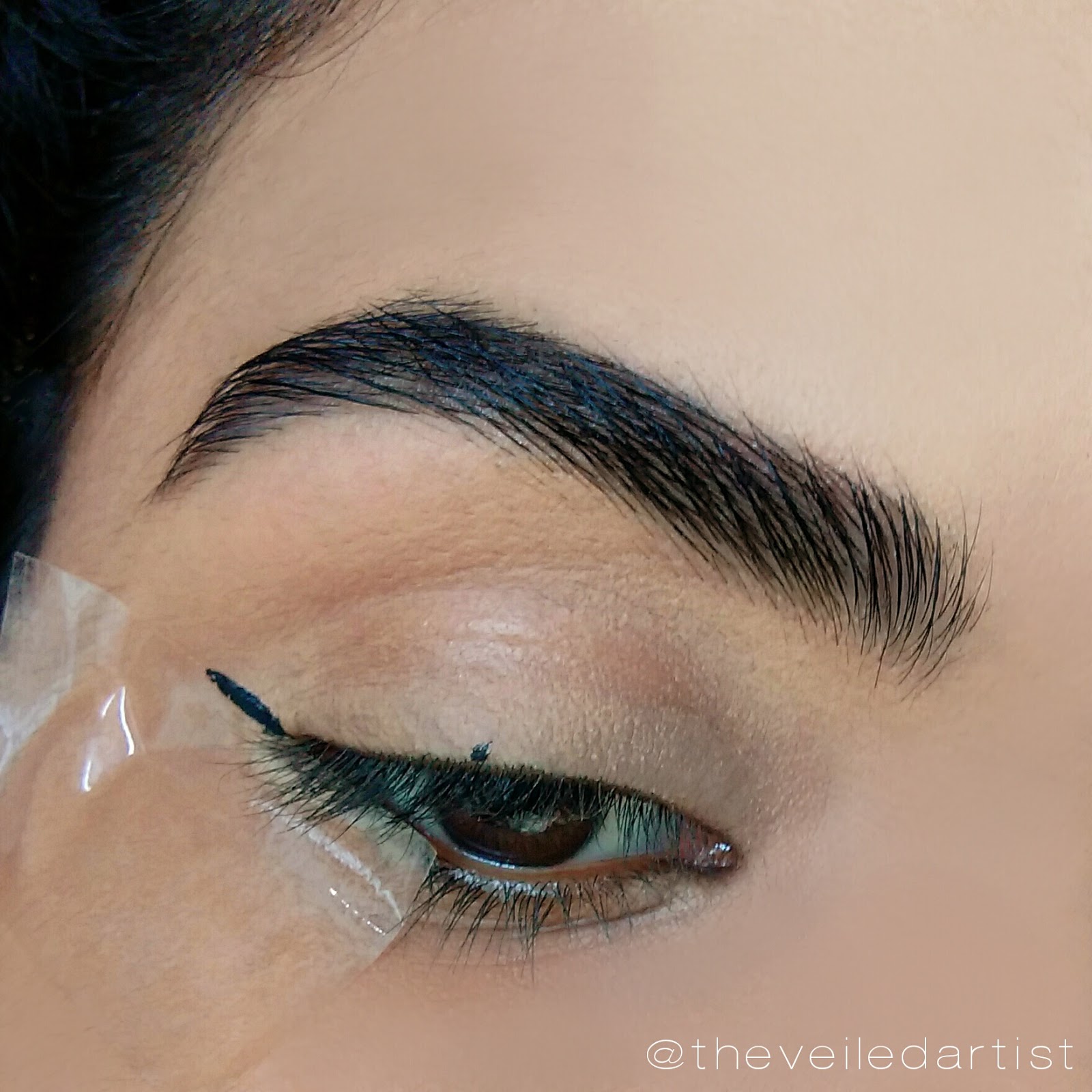 Easy winged liner tutorial (using tape)!? The Veiled Artist