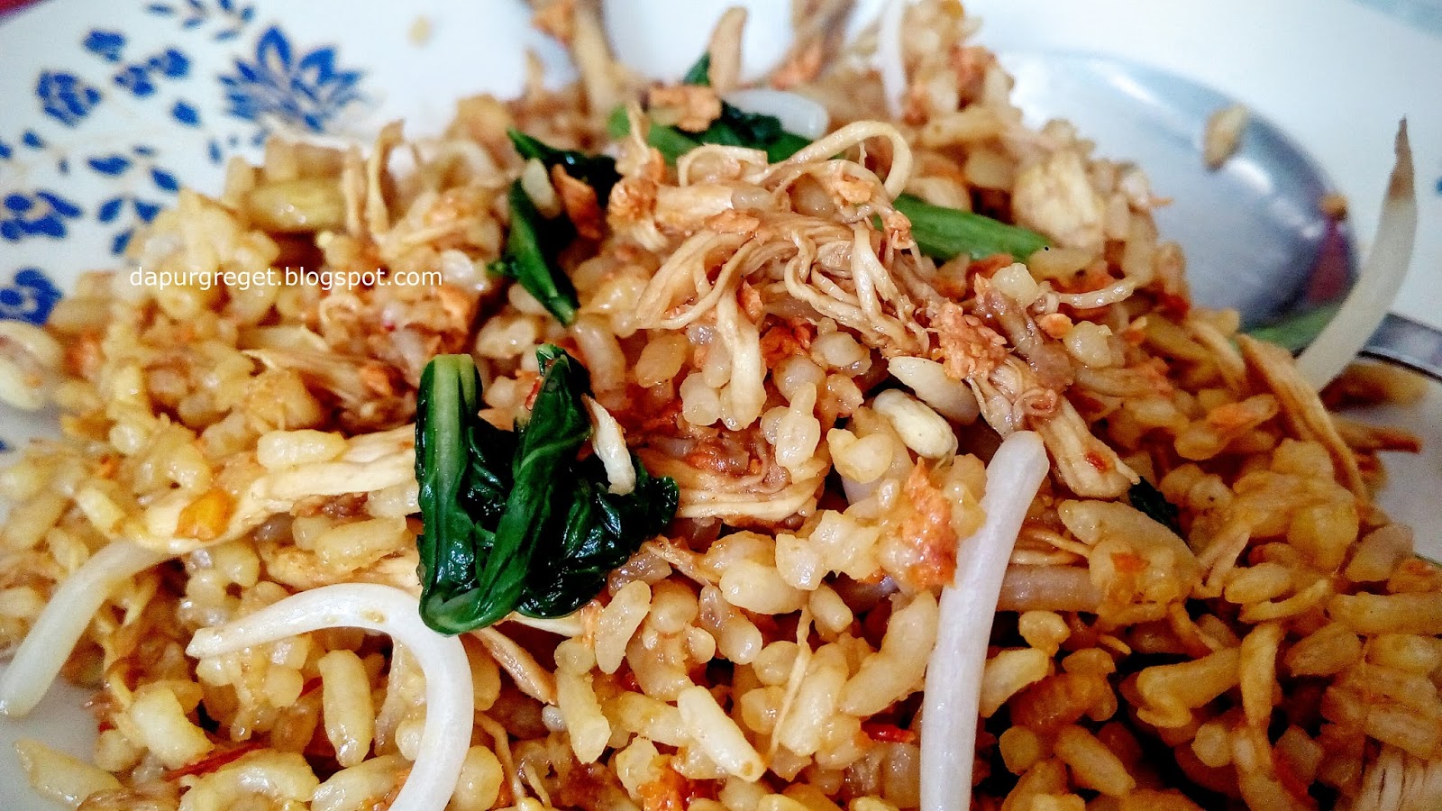 Dapur Greget: Nasi Goreng Ayam Suwir Pedas (Spicy Shredded Chicken