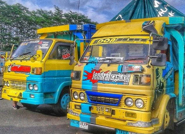 Modifikasi Mobil Truk Lampung-kuning biru laut