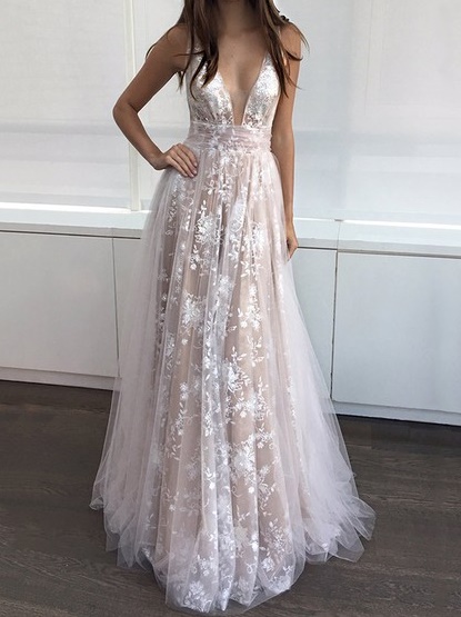  Fashionable A-line V-neck Tulle Floor-length with Appliques Lace Formal Dress 